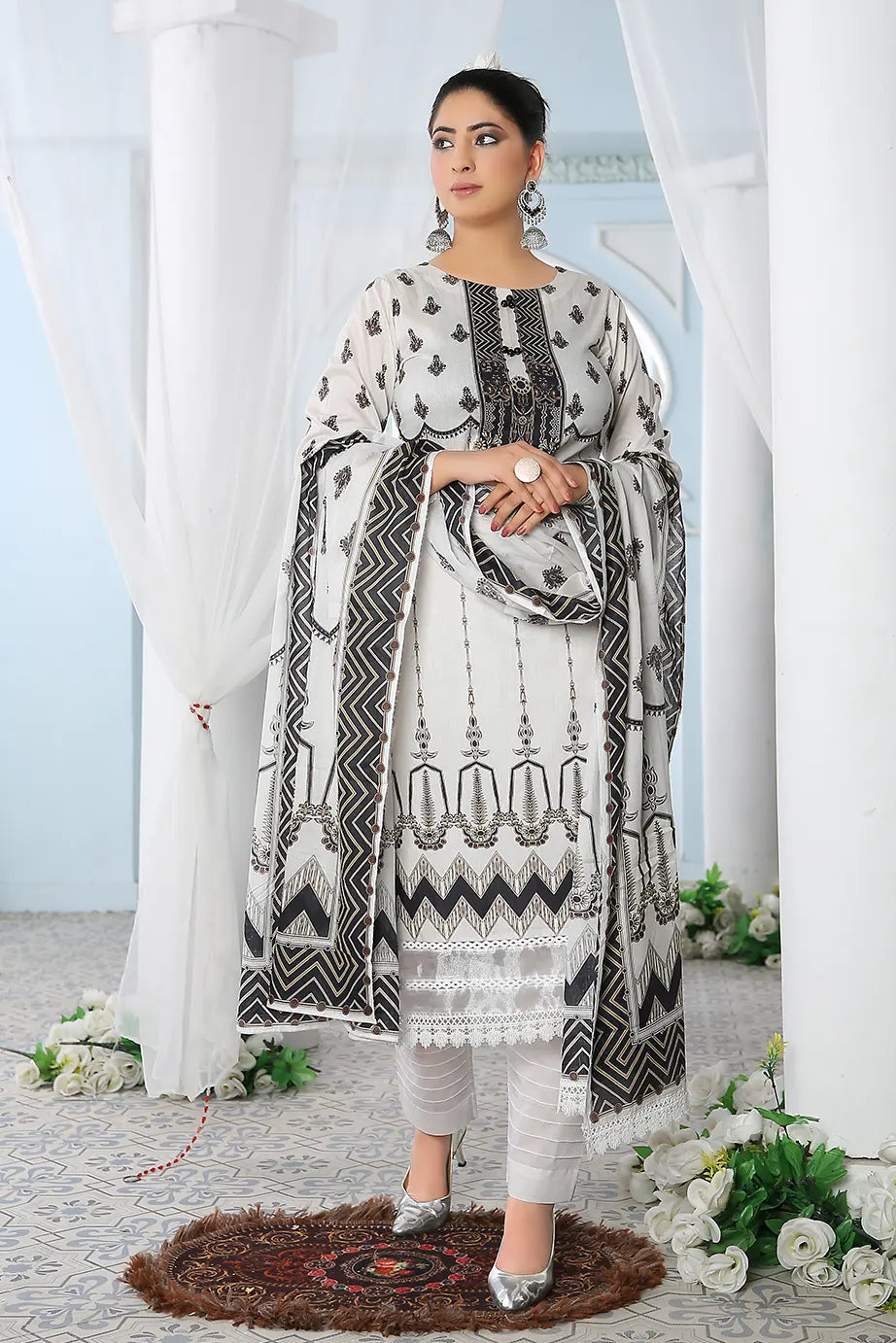 Arwa Elegance Unleashed: Digital Printed Lawn 3pcs Ensemble PR-2576