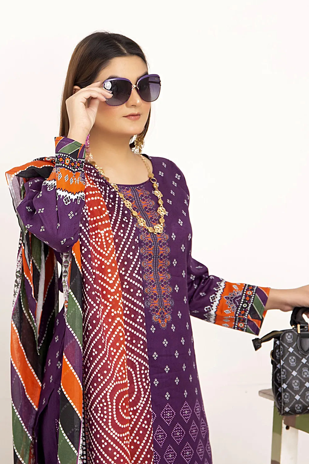 Chunri Digital Printed Slub Lawn PR-2695
